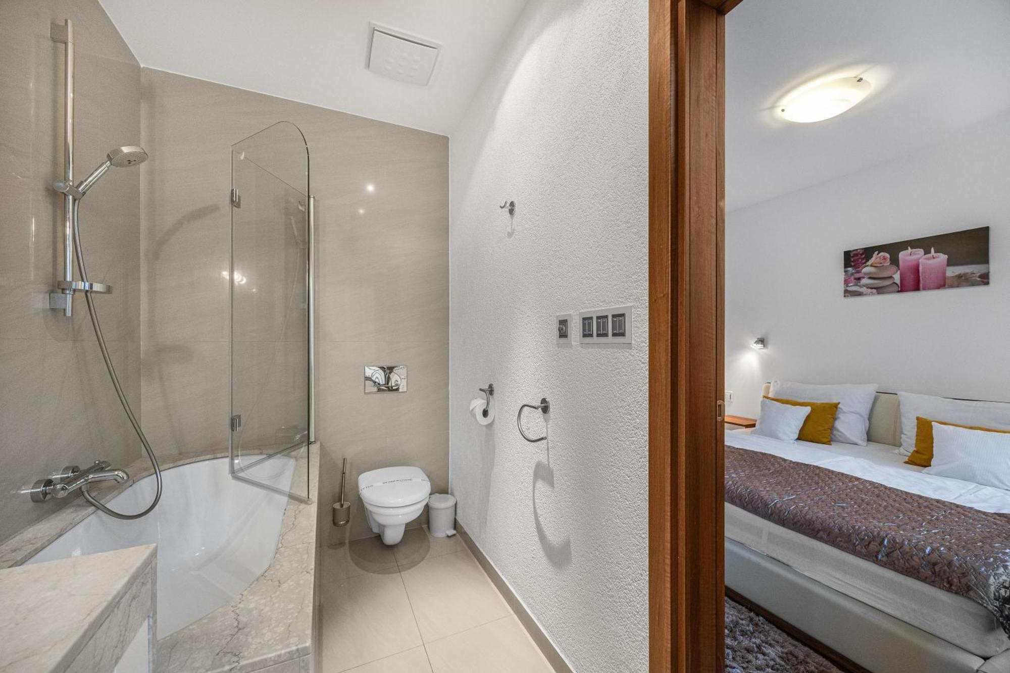 Revon Business Apartment 48 Dunajska Bratislava Exterior foto